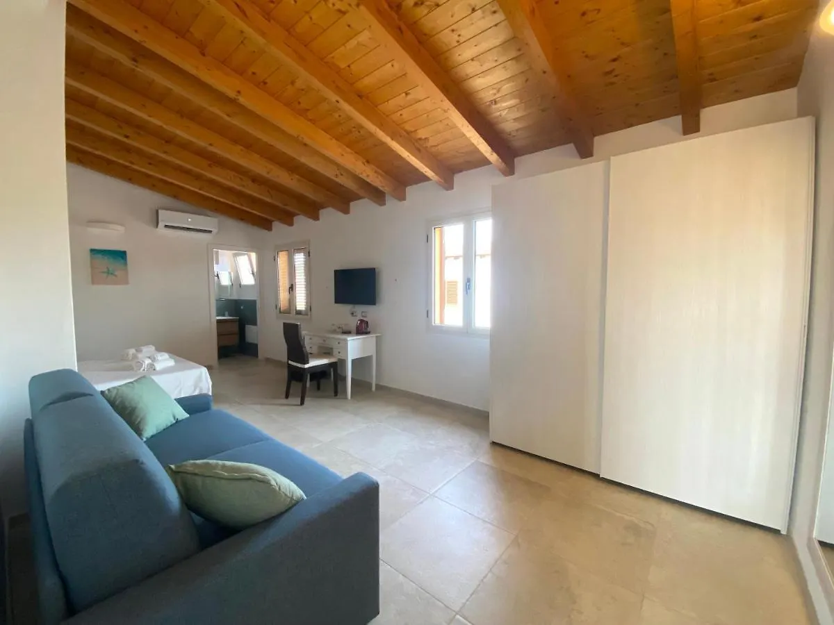 Guest house Punto Zero Rooms San Teodoro  Italy